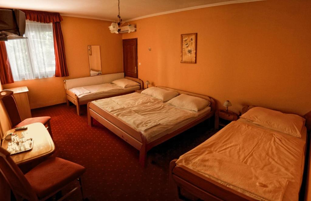 Euro Panzio Hotel Debrecen Room photo